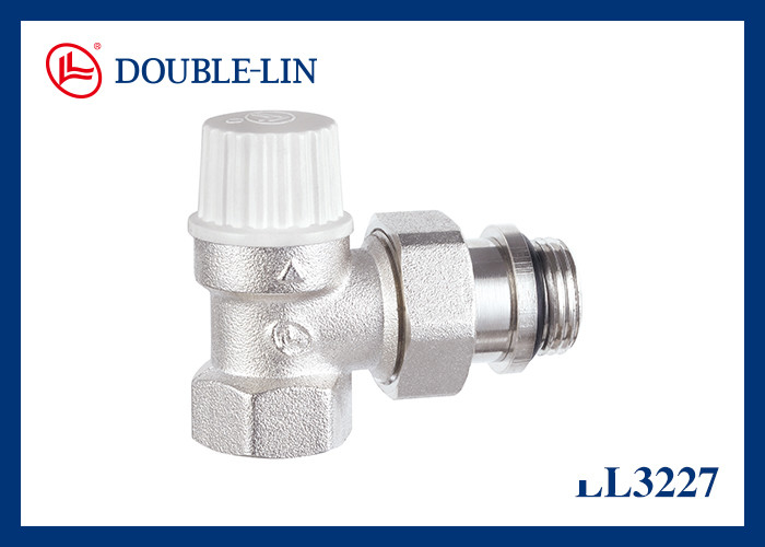 L'angolo di valvola del radiatore manuale Tipo 145psi 32°F a 248°F Pressione di lavoro BS2779 filo